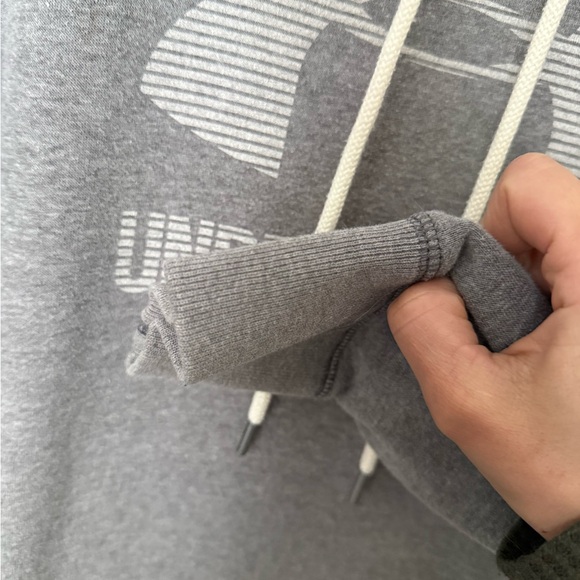 Under Armour Charcoal Hoodie L - Picture 2 of 3